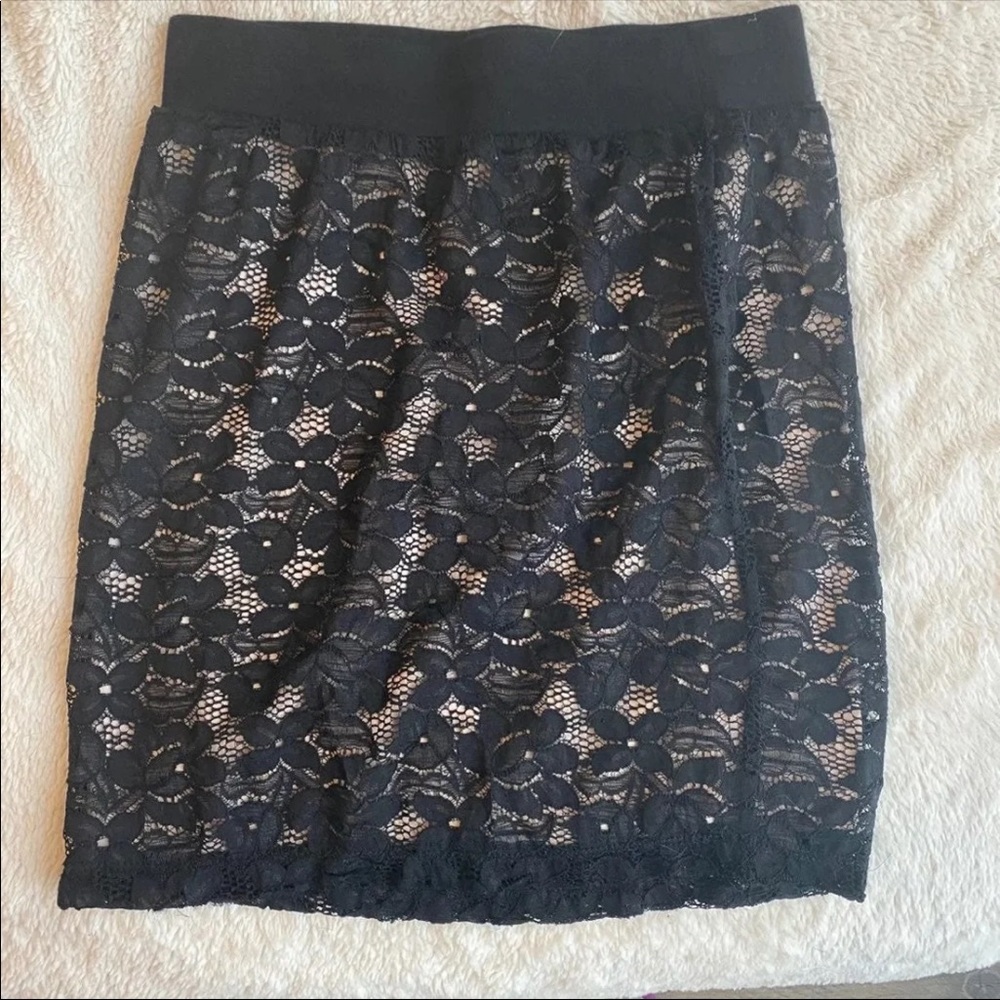 FOREVER 21 lace skirt